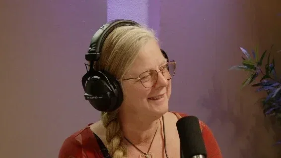 Tussen de Regels Door podcast